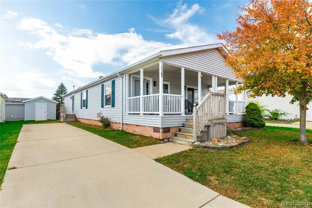 11160 Chestnut Run, South Lyon, MI  - Image #1