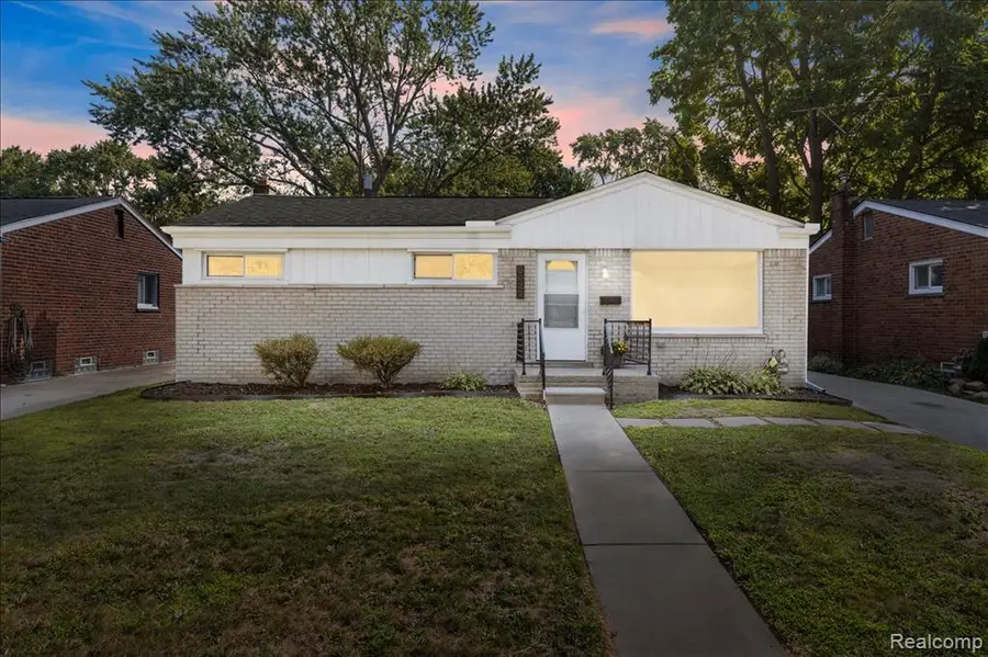 9022 Lucerne, Redford, MI  - Image #2