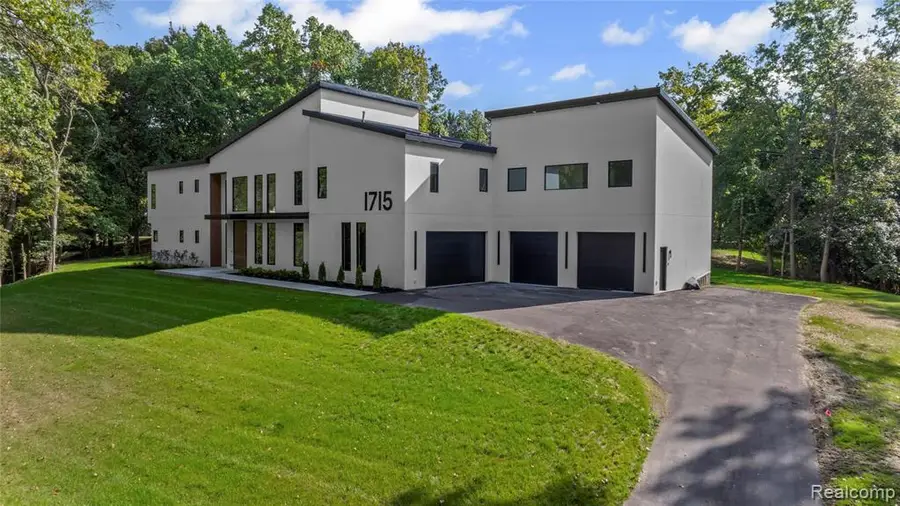 1715 Lone Pine, Bloomfield Hills, MI  - Image #2