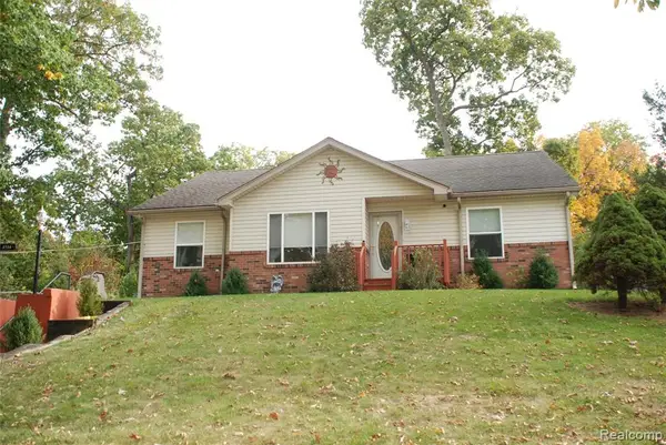 3734 Navarra, White Lake, MI 