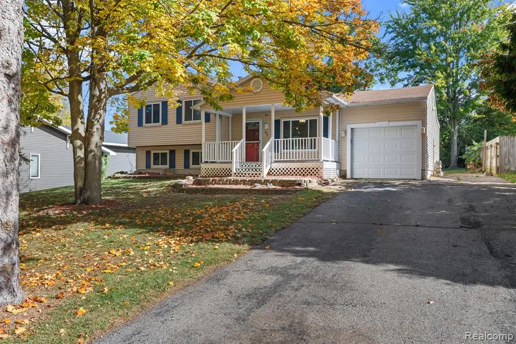 640 N Madison, Perry, MI  - Image #1