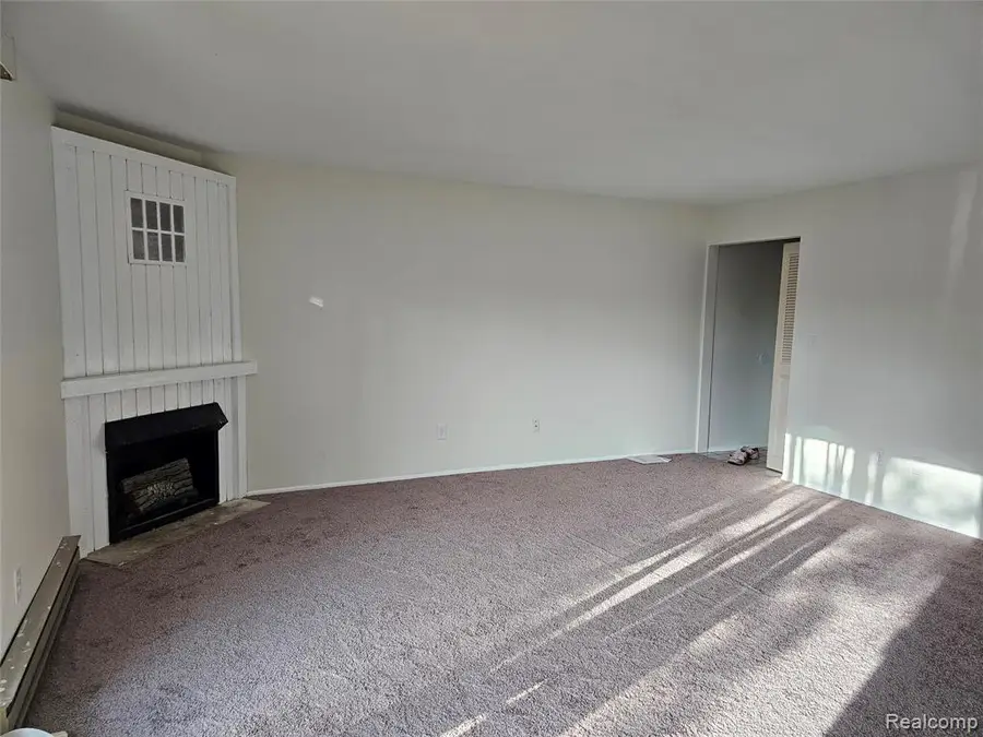 7370 Woodview #3, Westland, MI  - Image #2