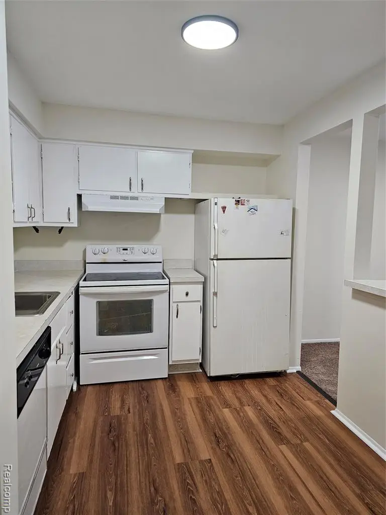 7370 Woodview #3, Westland, MI  - Image #3