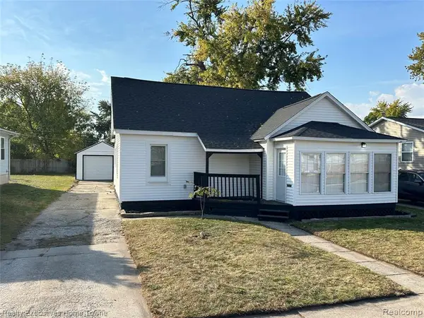 2702 Vanness, Port Huron, MI 