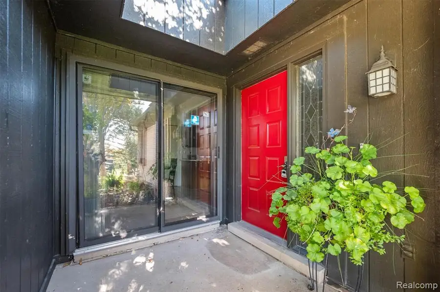 4297 Wabeek Lake #26, Bloomfield Hills, MI  - Image #2