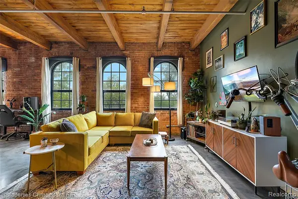 6533 E Jefferson #312W, Detroit, MI 48207