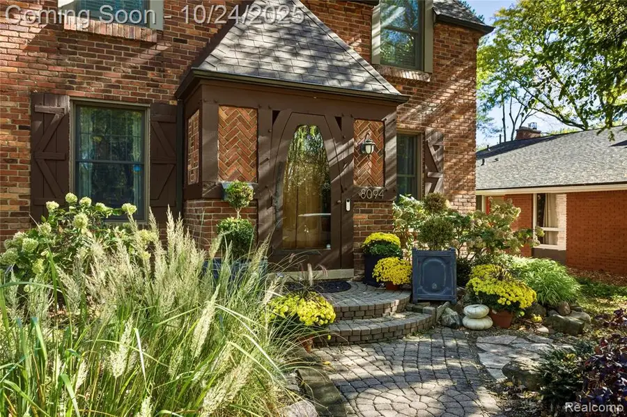 8094 Huntington, Huntington Woods, MI  - Image #2