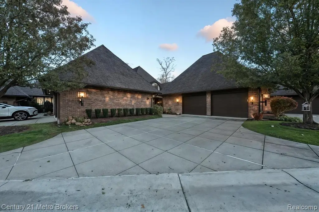 9095 S Saginaw #23, Grand Blanc, MI  - Image #1