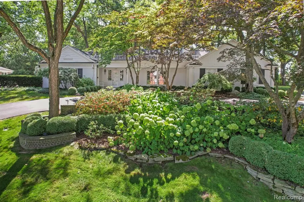 4154 Nearbrook, Bloomfield Hills, MI  - Image #1