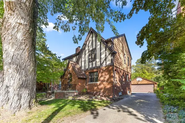 745 Beechmont, Dearborn, MI 