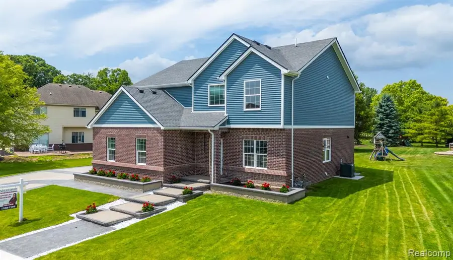 23594 Crescent Ridge, New Boston, MI  - Image #3