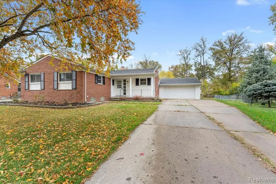 25146 Dallas, Grosse Ile, MI  - Image #2