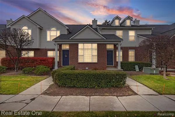 23102 Alexa, Walled Lake, MI 