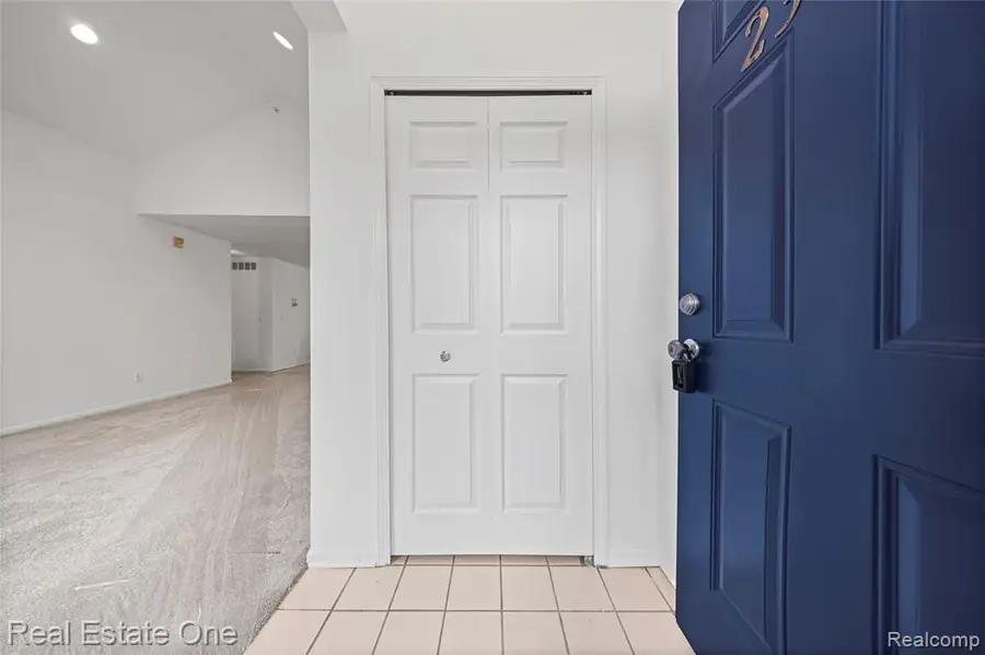 23102 Alexa, Walled Lake, MI  - Image #3