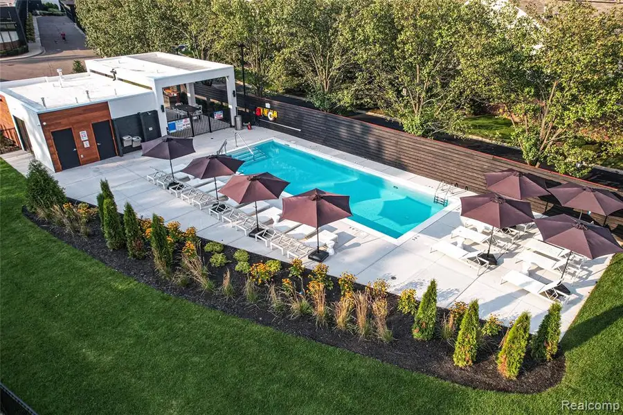 533 E Harrison #20, Royal Oak, MI 48067 - Image #3
