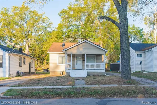 379 N Paddock, Pontiac, MI 