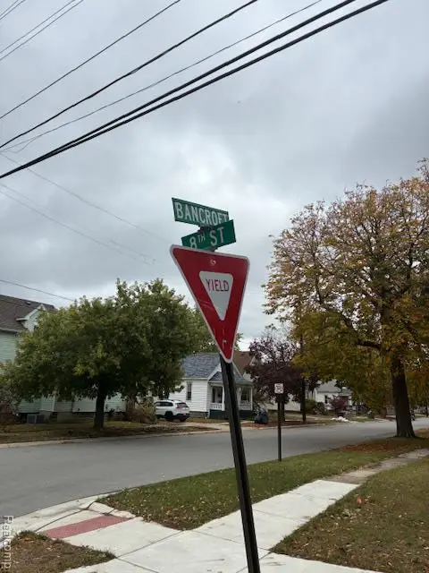 738 Bancroft, Port Huron, MI 