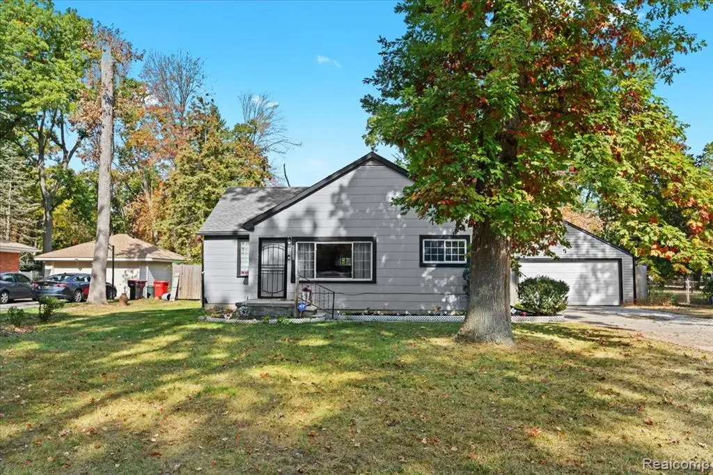 21130 8 1/2 Mile, Southfield, MI  - #1