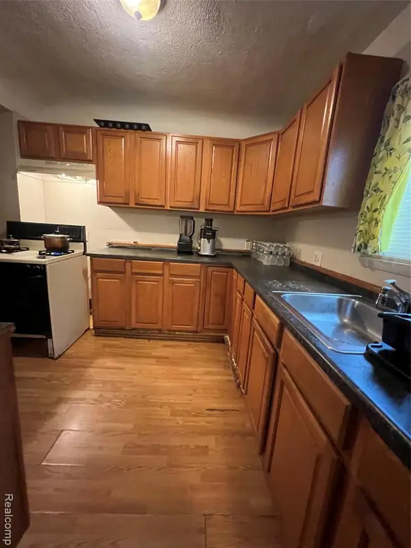 11406 Jackson Ave, Warren, MI 