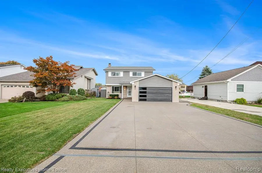 37762 Huron Pointe, Harrison Township, MI  - Image #2
