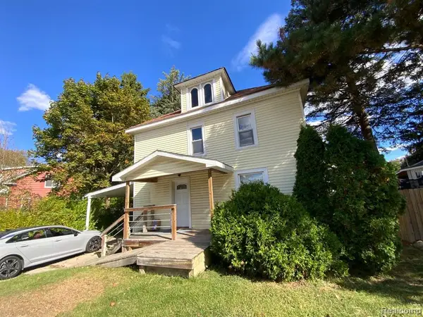 914 N Main, Lapeer, MI 