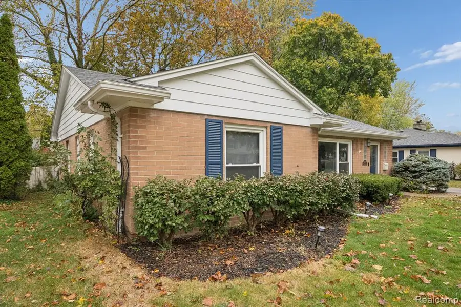 32463 Sheridan, Beverly Hills, MI  - Image #2