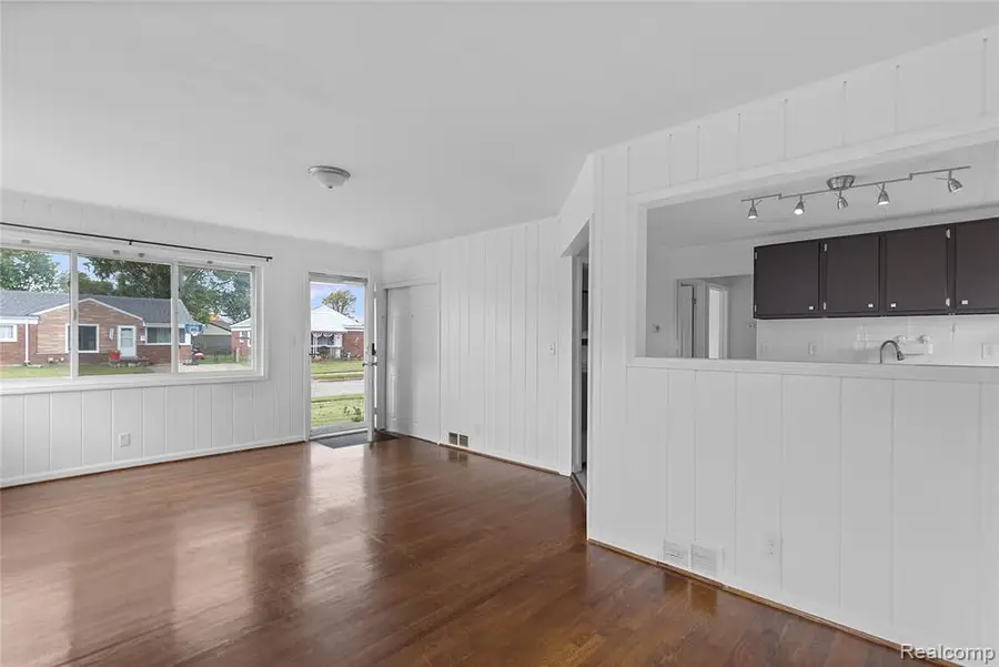 28222 Bohn, Roseville, MI  - Image #3