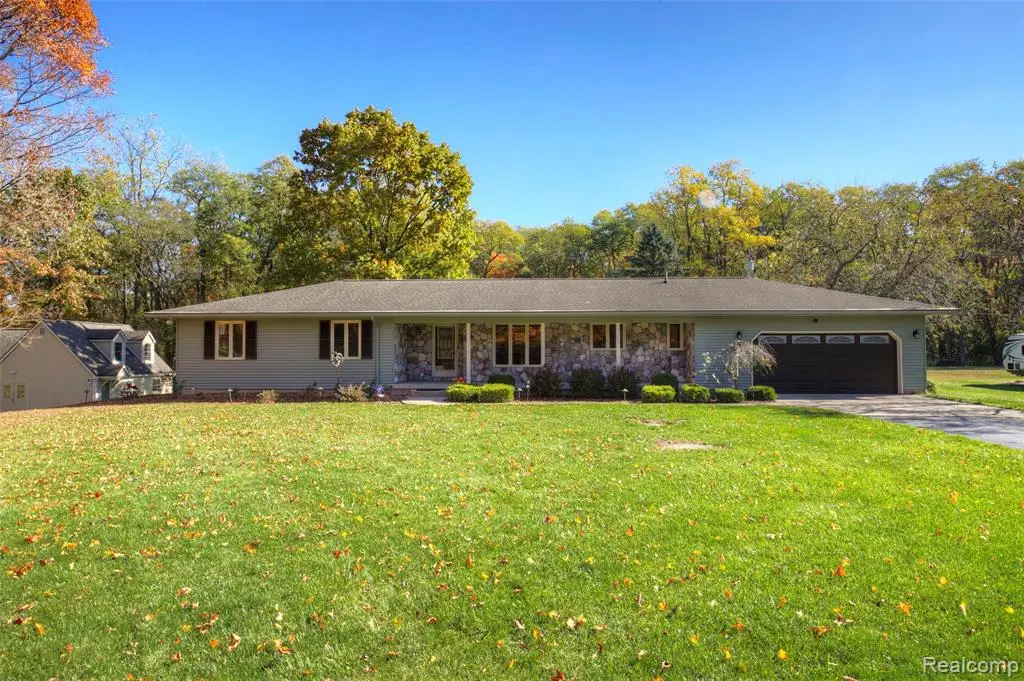 7603 Hamburg, Brighton, MI  - Image #1