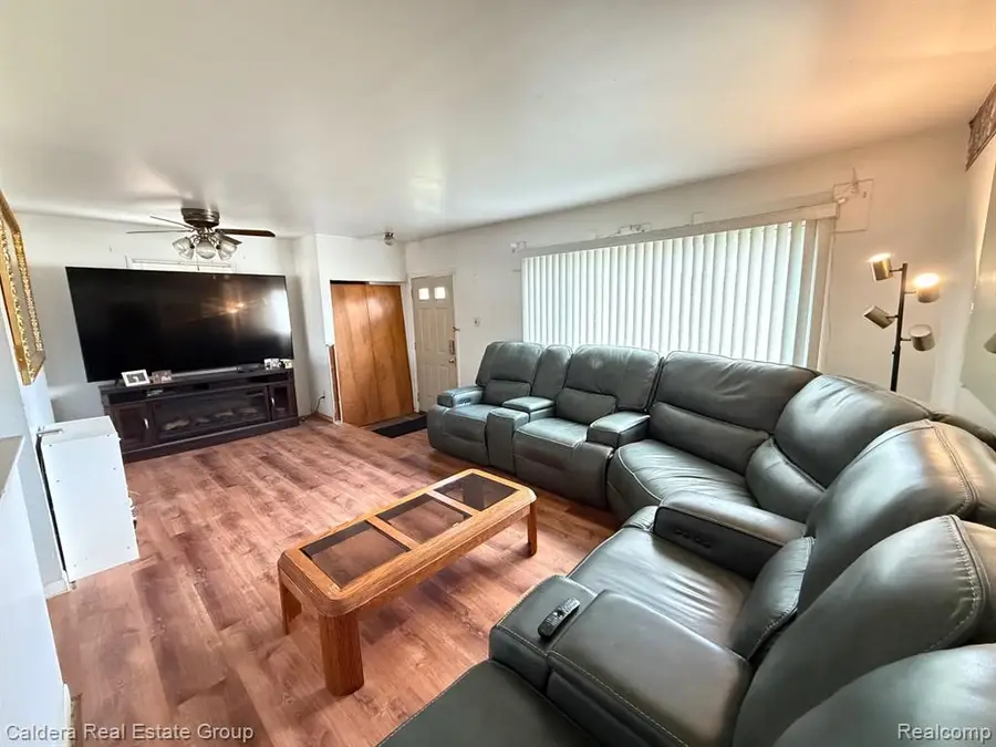 338 Sonia, Madison Heights, MI  - Image #3