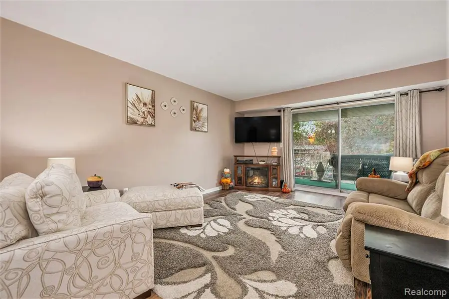 35912 Ann Arbor, Livonia, MI  - Image #3