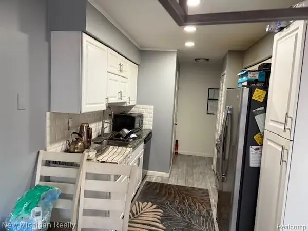 15332 Renshaw #115, Clinton Township, MI 