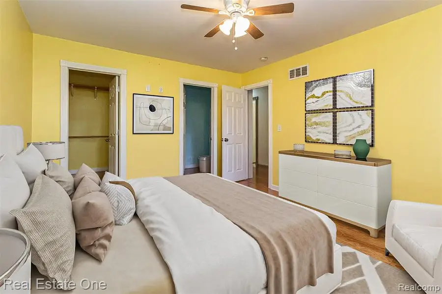 33119 Robeson, Saint Clair Shores, MI  - Image #3