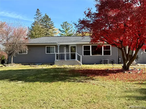 1368 Lyle, Burton, MI 