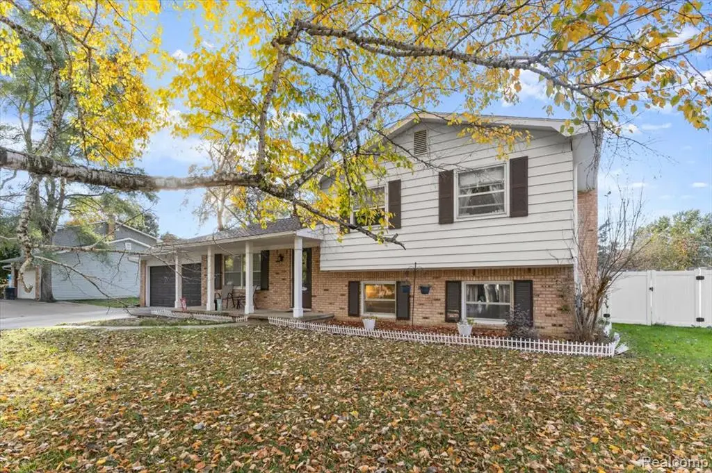 5340 N Georgetown, Grand Blanc, MI  - #1