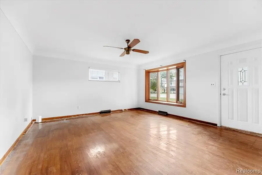 30375 Young, Rockwood, MI  - Image #2