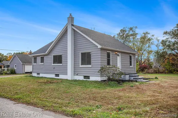 5251 Pontiac Lake, Waterford, MI 