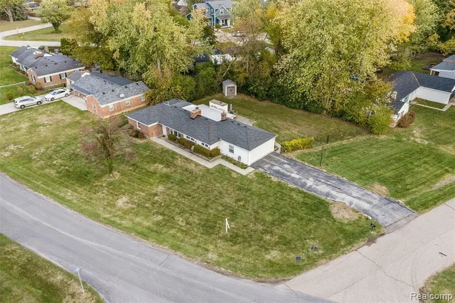 31220 Sheridan, Beverly Hills, MI  - Image #2