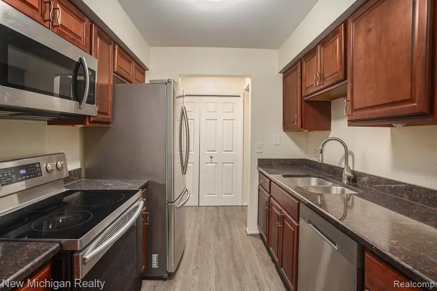 29860 W 12 Mile #604, Farmington Hills, MI  - Image #3