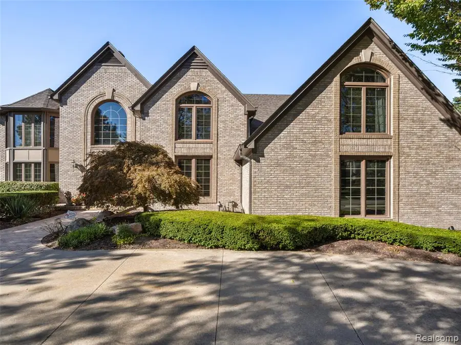 5724 Murfield, Rochester, MI 48306 - #3