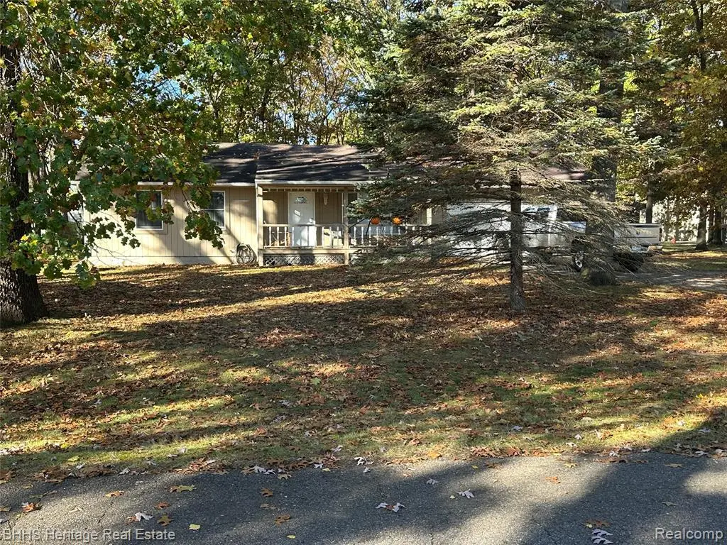 9418 Charlie Brown, Pinckney, MI  - Image #1
