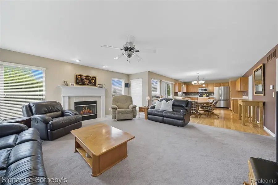 6833 Sadie, Belleville, MI  - Image #3