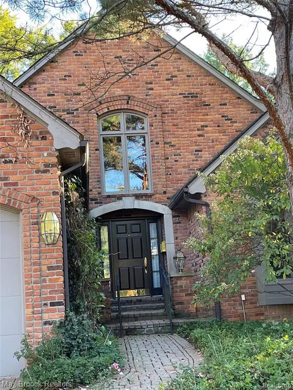 5554 Pine Brooke, Bloomfield Hills, MI  - Image #1