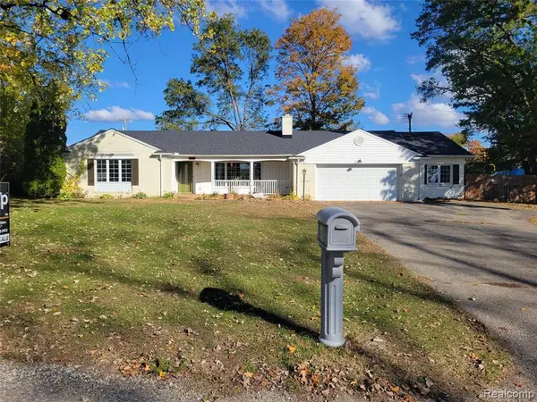 3912 Cambrook, Waterford, MI 