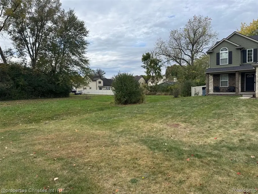 14907 Taylor, Livonia, MI 48154 - Image #2