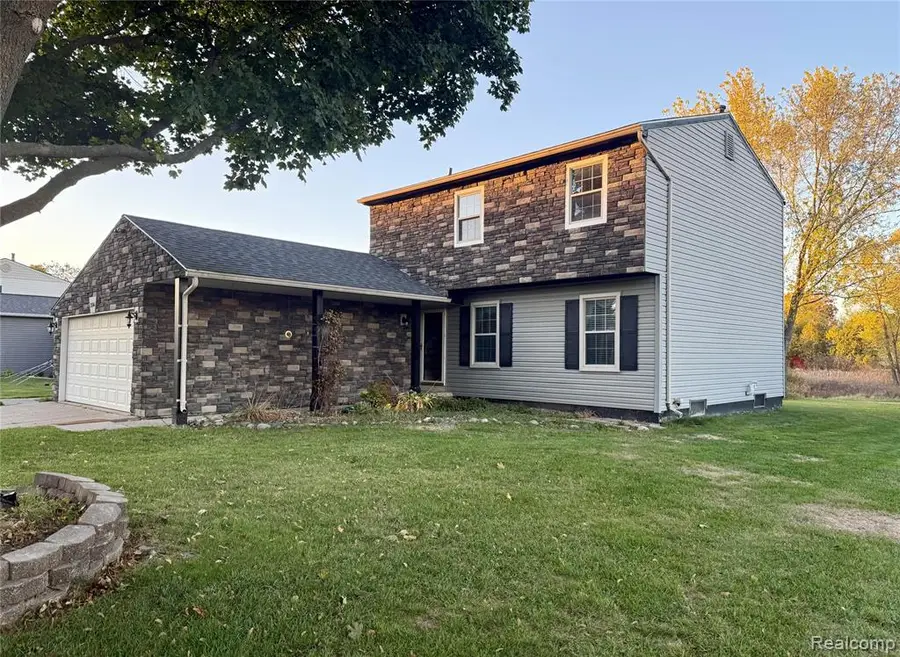 3596 Barberry, Wixom, MI  - Image #2