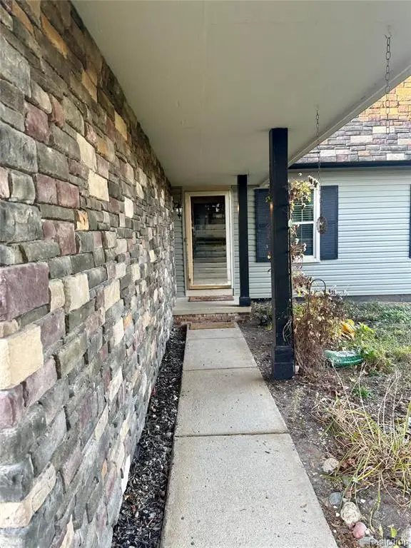 3596 Barberry, Wixom, MI  - Image #3