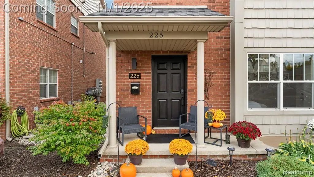 225 Oak, Wyandotte, MI  - Image #1