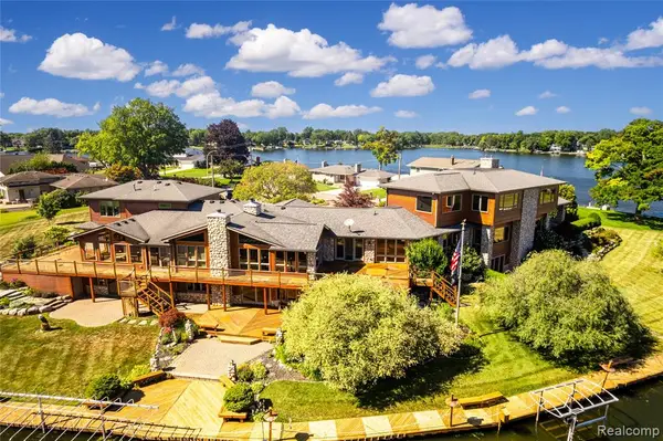 4190 Aquarina, Waterford, MI 