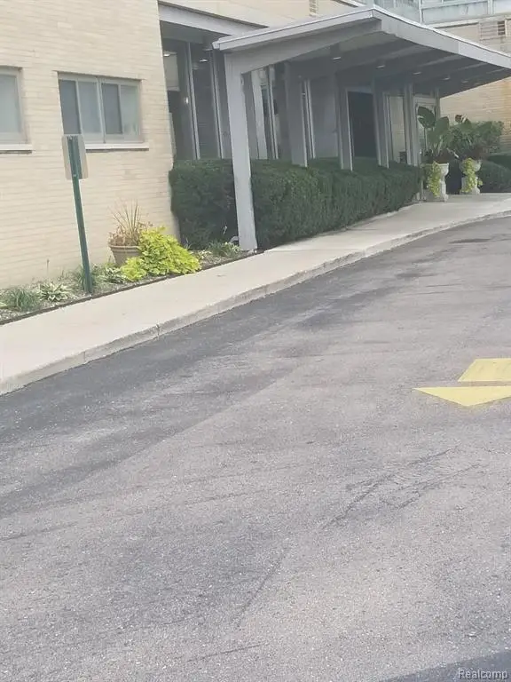 8900 E Jefferson #1103, Detroit, MI 48214 - Image #2