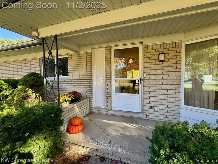 2069 Alsup, Commerce Township, MI  - Image #2